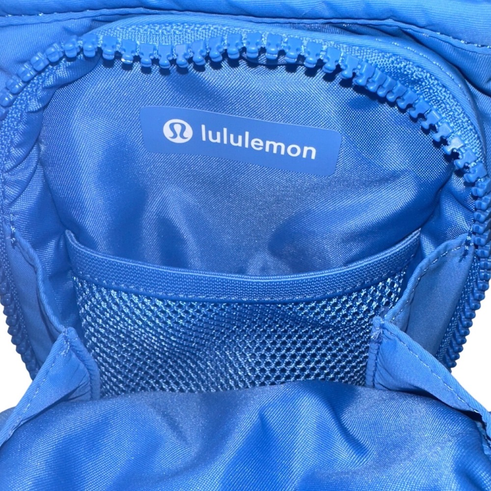 Lululemon Water Bottle Crossbody Bag Blue Adjustable Strap Zipper Pocket - Picture 5 of 12